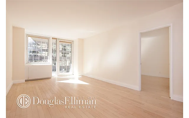 Rented by Douglas Elliman | media 23