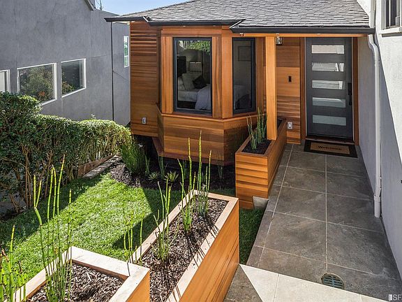 3rd image of 551 Los Palmos Dr