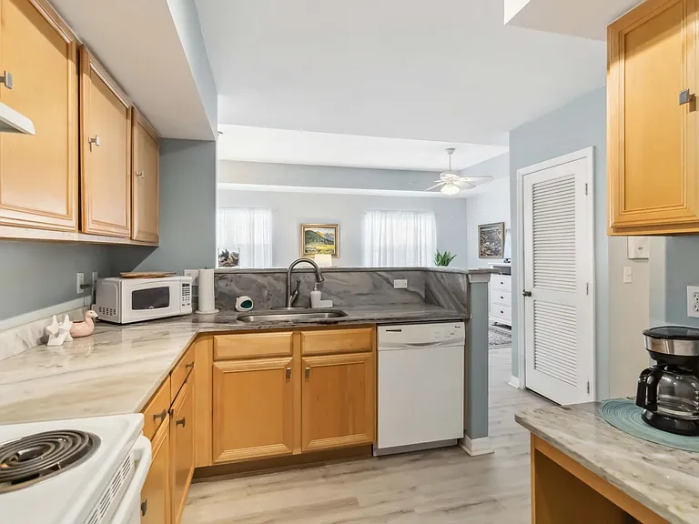 1030 Villagio Cir #203 — Photo 17