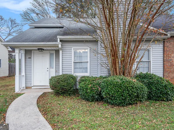 2161 Wellington Cir, Lithonia, GA 30058