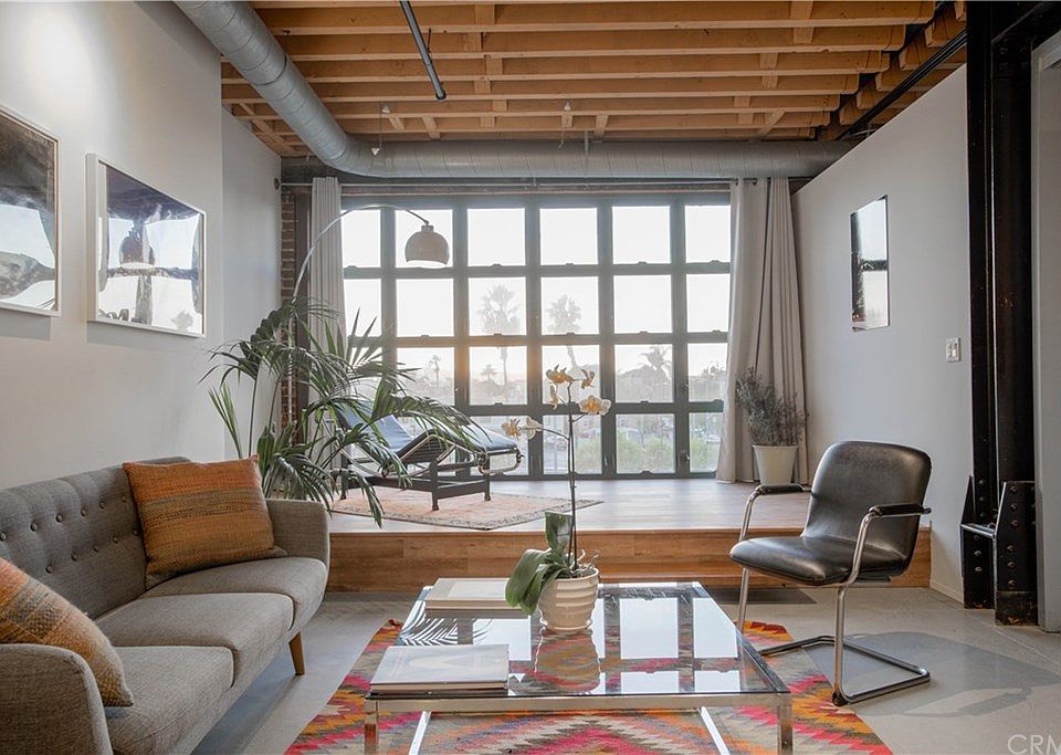 1st image of 100 W 5th St Unit 3C