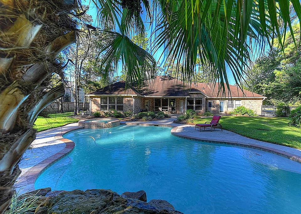 1st image of 9803 Clubhouse Cir