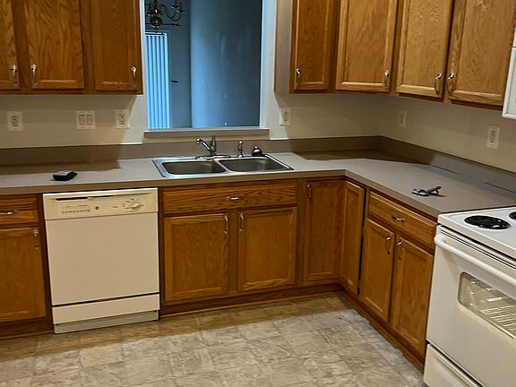 5th image of 75 Harborton Ln