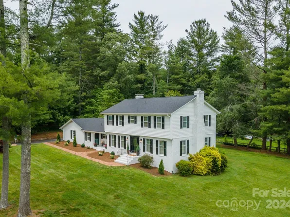 207 Newport Rd, Hendersonville, NC 28739