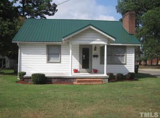 215 W Woodall St, Benson, NC 27504