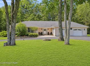 123 Meadow Rd, Pocono Lake, PA 18347