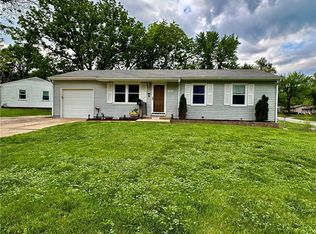 13712 12th St, Grandview, MO 64030