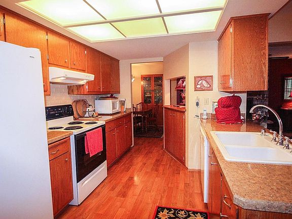 3rd image of 13535 W Forest Knoll Dr