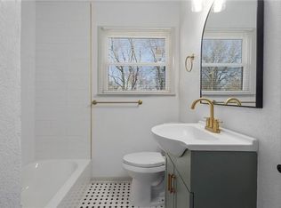 307 SE 7th St, Lees Summit, MO 64063