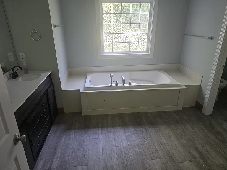 308 Madison Ct — Photo 32