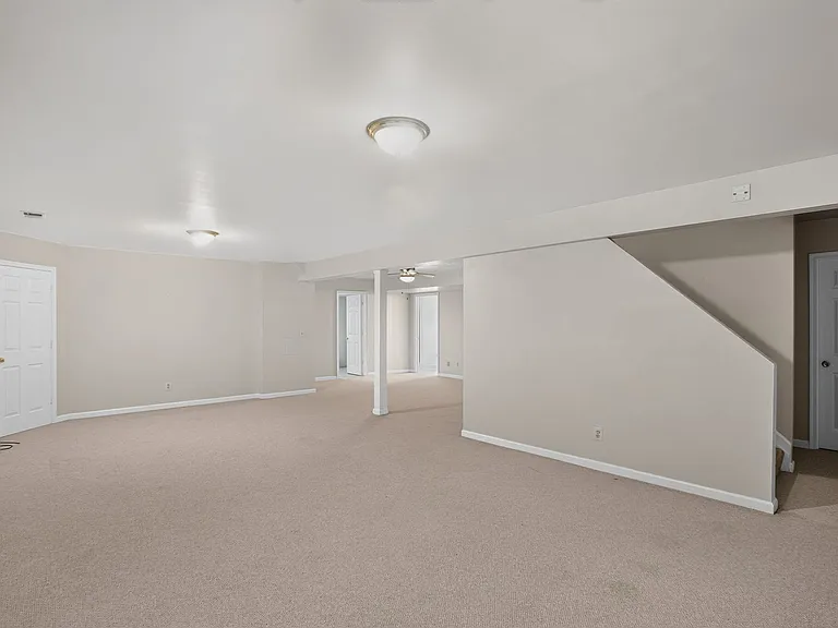 16801 Old Field Ln — Photo 13