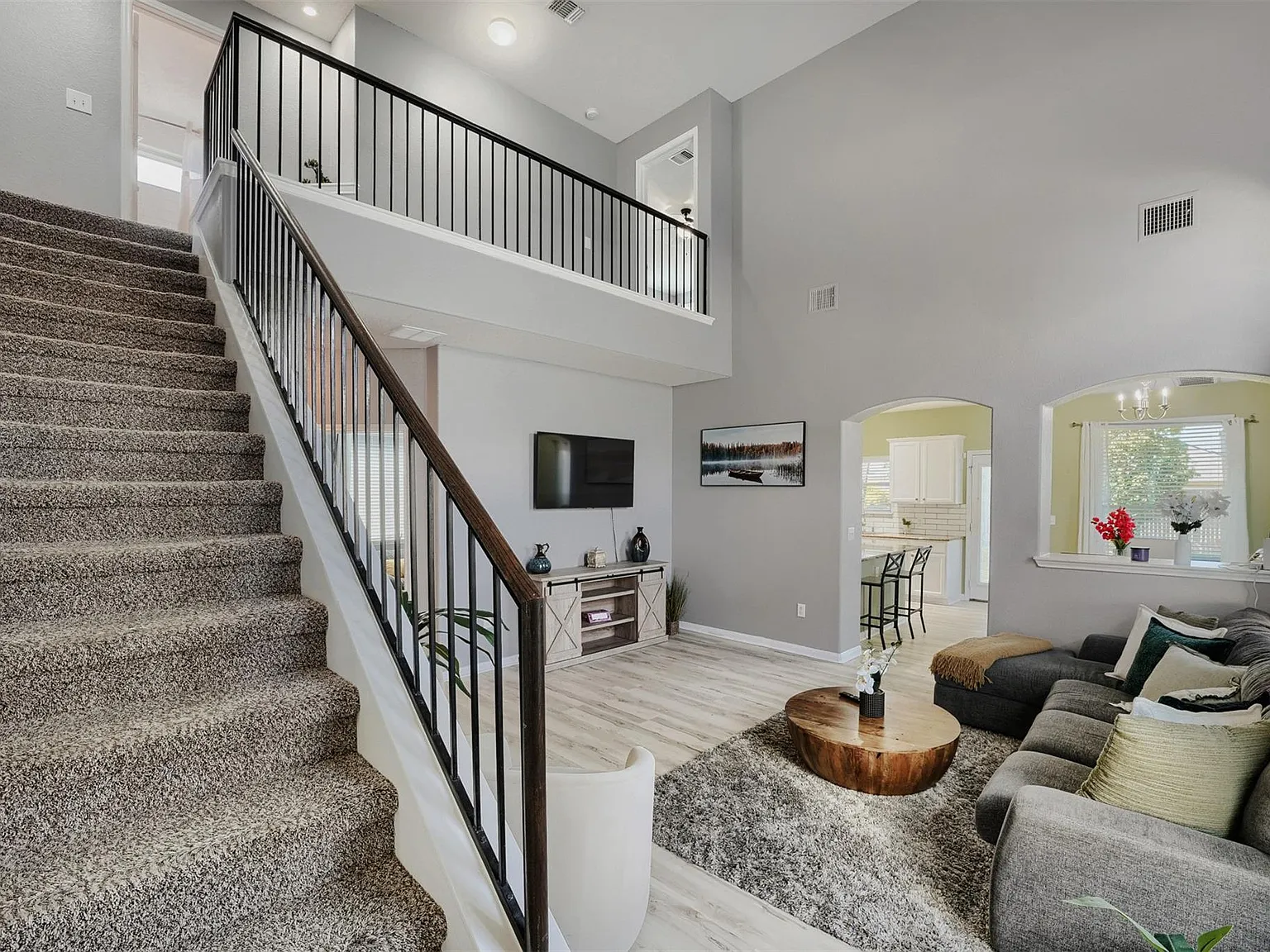 4 bed, 3.0 bath, 1909 sqft, $2,950 — Photo 1