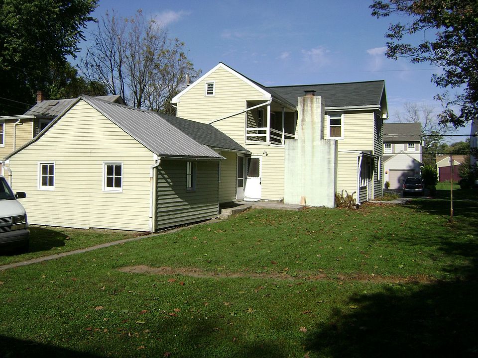 2nd image of 119 Market St