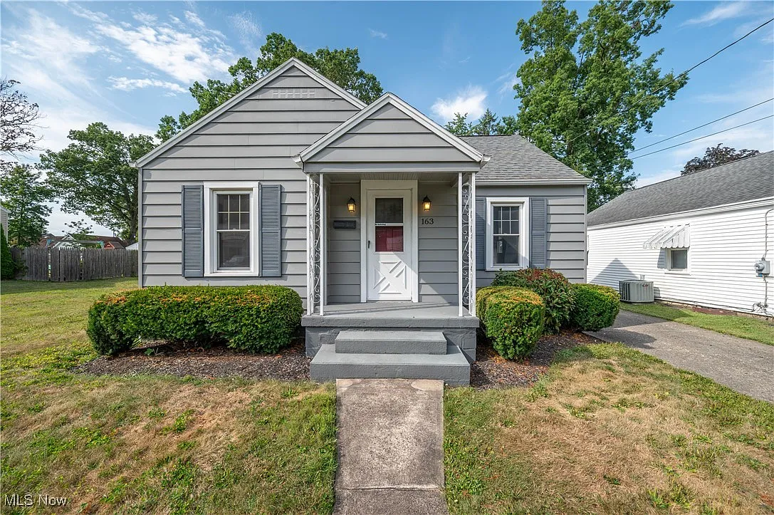 163 Omar St photo 1