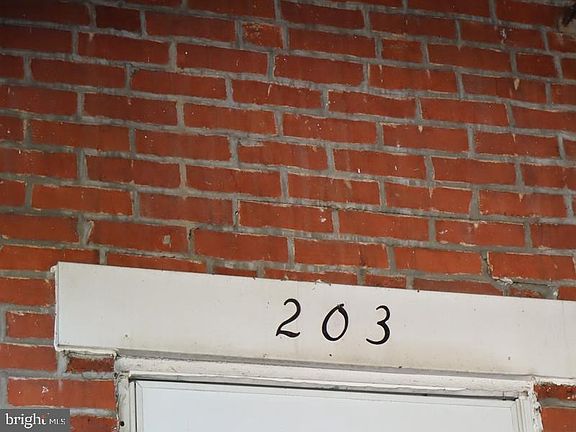 4th image of 203 Hamilton Ave