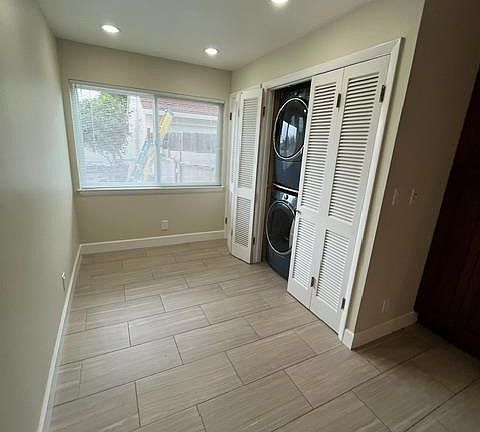 4th image of 300 S Ashton Ave