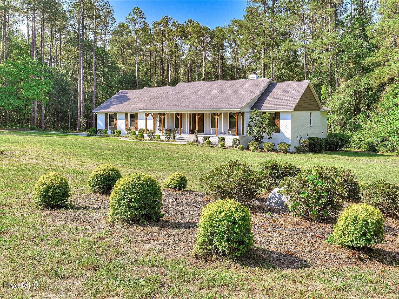 4 bed, 2.5 bath, 2524 sqft, $3,100 — Photo 4