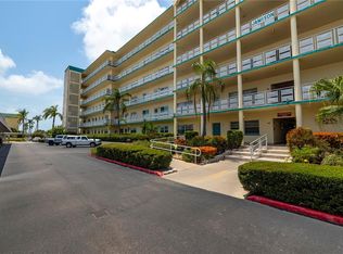 2960 59th St S APT 105, Gulfport, FL 33707