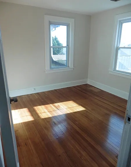 2028 Gless Ave — Photo 7