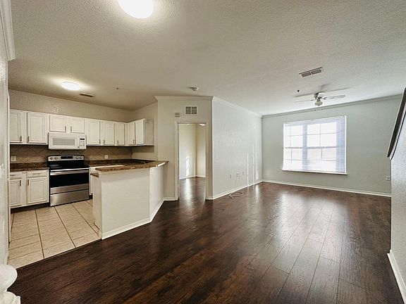 2nd image of 6125 Metrowest Blvd Unit 103