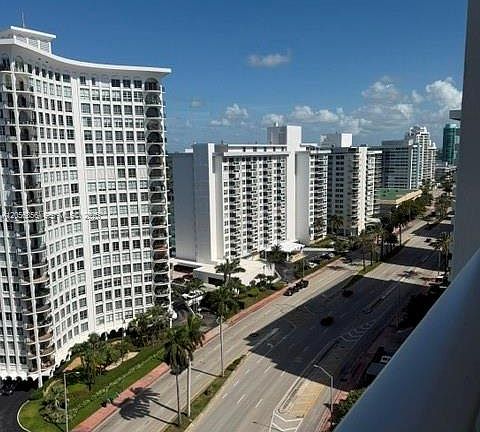4th image of 5601 Collins Ave APT 1723