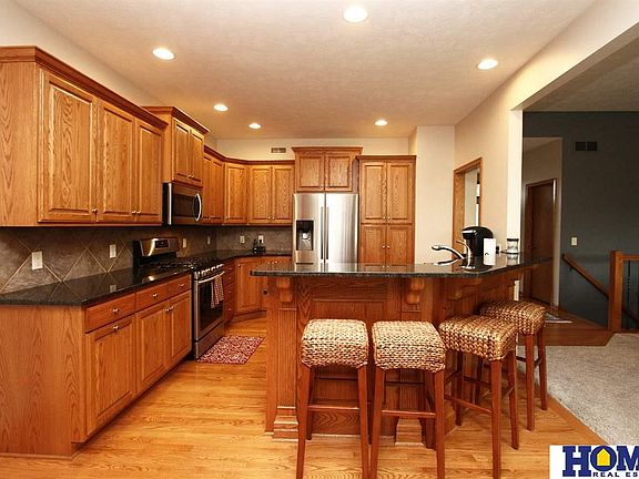 4th image of 7504 Kentwell Ln