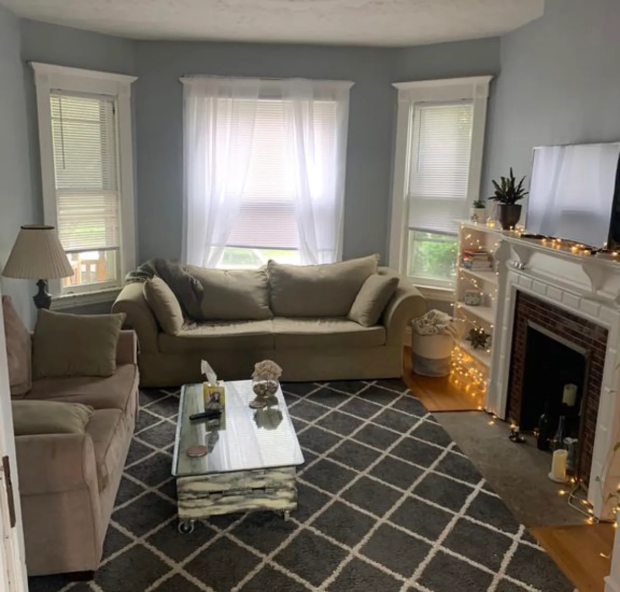 3 bed, 1000 sqft, $2,000 — Photo 3