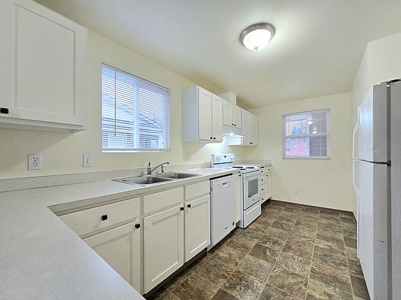 5th image of 4505 100th St NE Unit A03