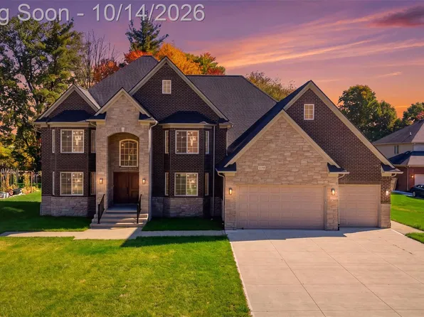 56350 Willow Creek Blvd, Shelby Township, MI 48316