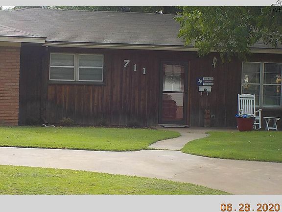 2nd image of 711 Pecan St