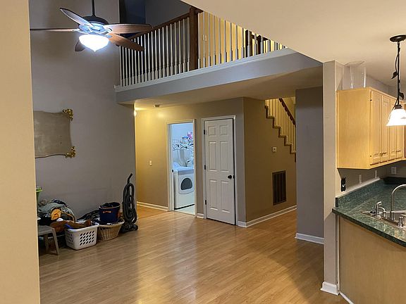3rd image of 408 S Aztec Dr