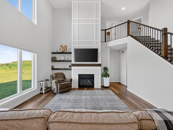 2009 Paris Ln, Cottage Grove, WI 53527