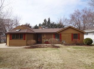 221 S Hadsall St, Genoa, IL 60135