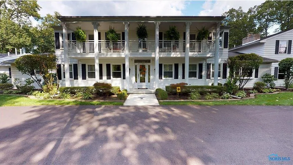 1007 Wentworth Ave photo 1