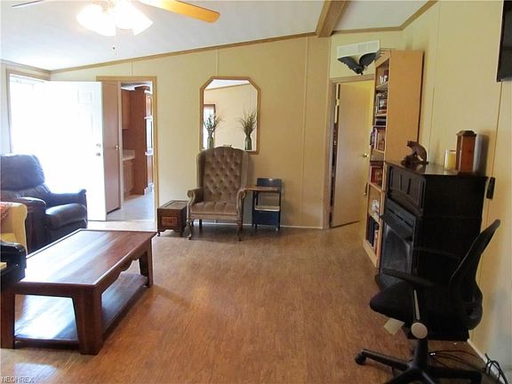 Side view of living room.