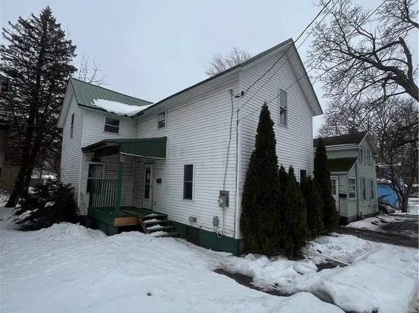 709 Gwinn St, Medina, NY 14103