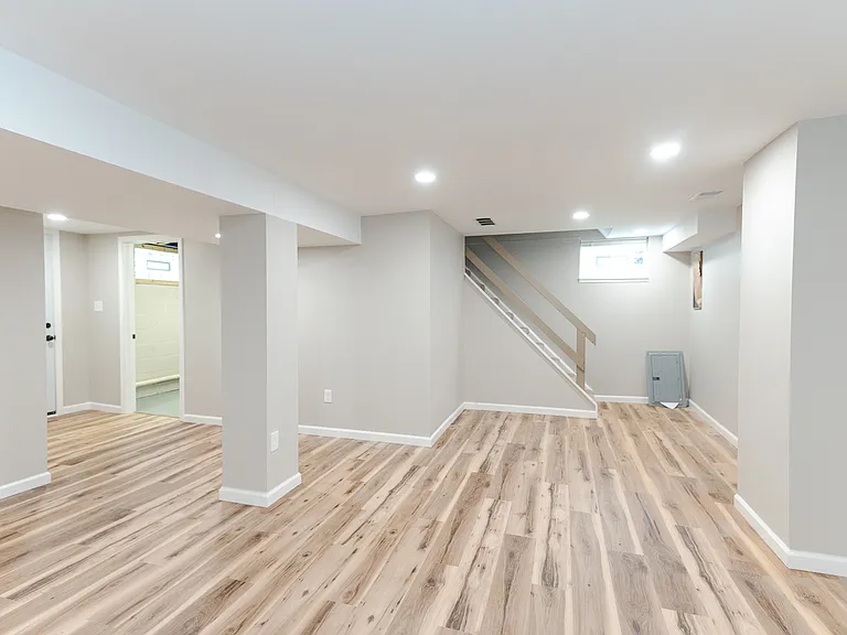 811 Eathan Ave — Photo 21