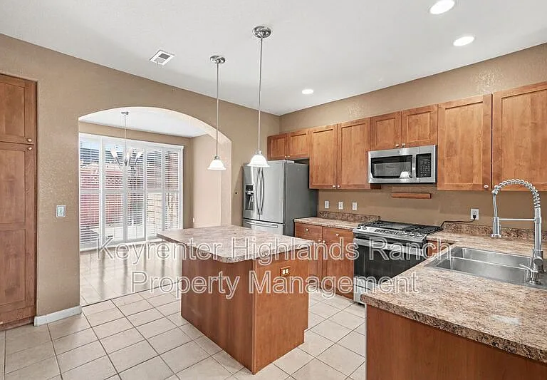 8546 Gold Peak Ln #B — Photo 3