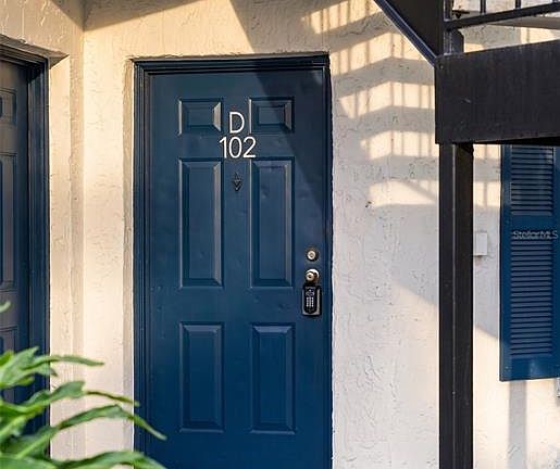 4th image of 3651 N Goldenrod Rd APT D102