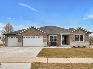 243 S Rathje Rd, Peotone, IL 60468