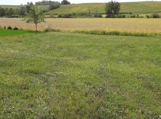 127 Bedford Rd, Williamsburg, IA 52361