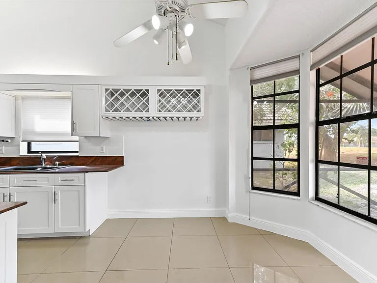 5421 Helene Cir — Photo 11