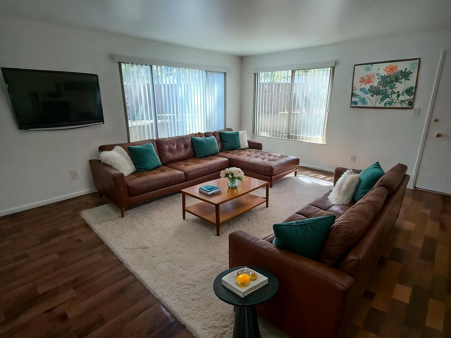 2 bed, 725 sqft, $2,490 — Photo 1