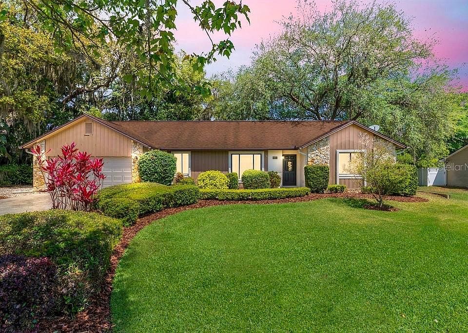 1st image of 8601 Amber Oak Dr