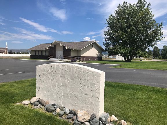 3rd image of 301 Prairie Ln
