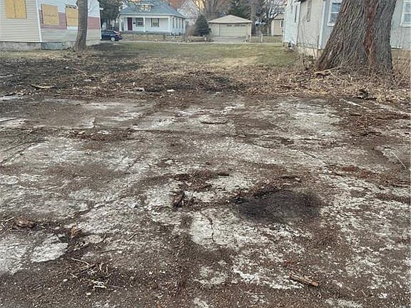 4th image of 1221 W 31st St