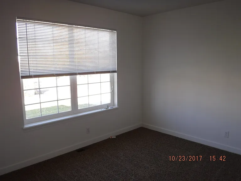 2716 W Villard St — Photo 15