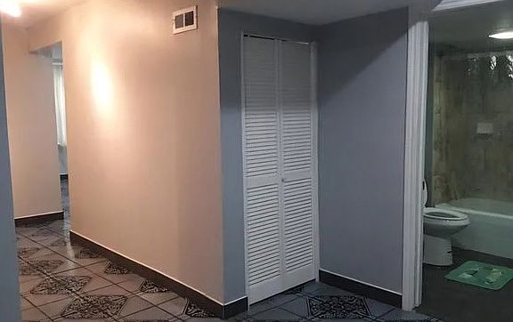 4th image of 4054 S Artesian Ave #1