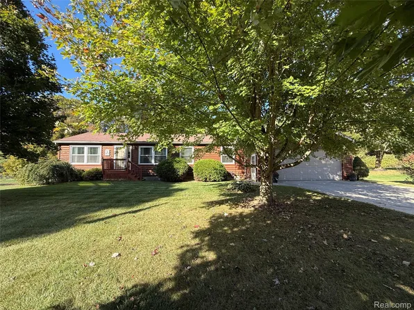 9302 Arbela Rd, Millington, MI 48746