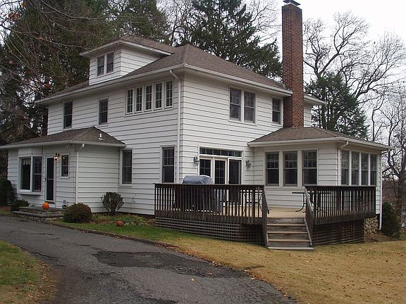 2nd image of 348 Lafayette Ave